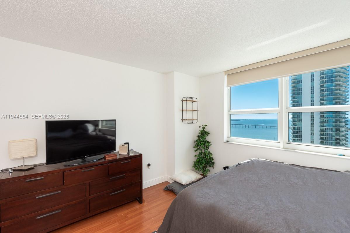 1155 Brickell Bay Dr #3403 Miami, FL 33131