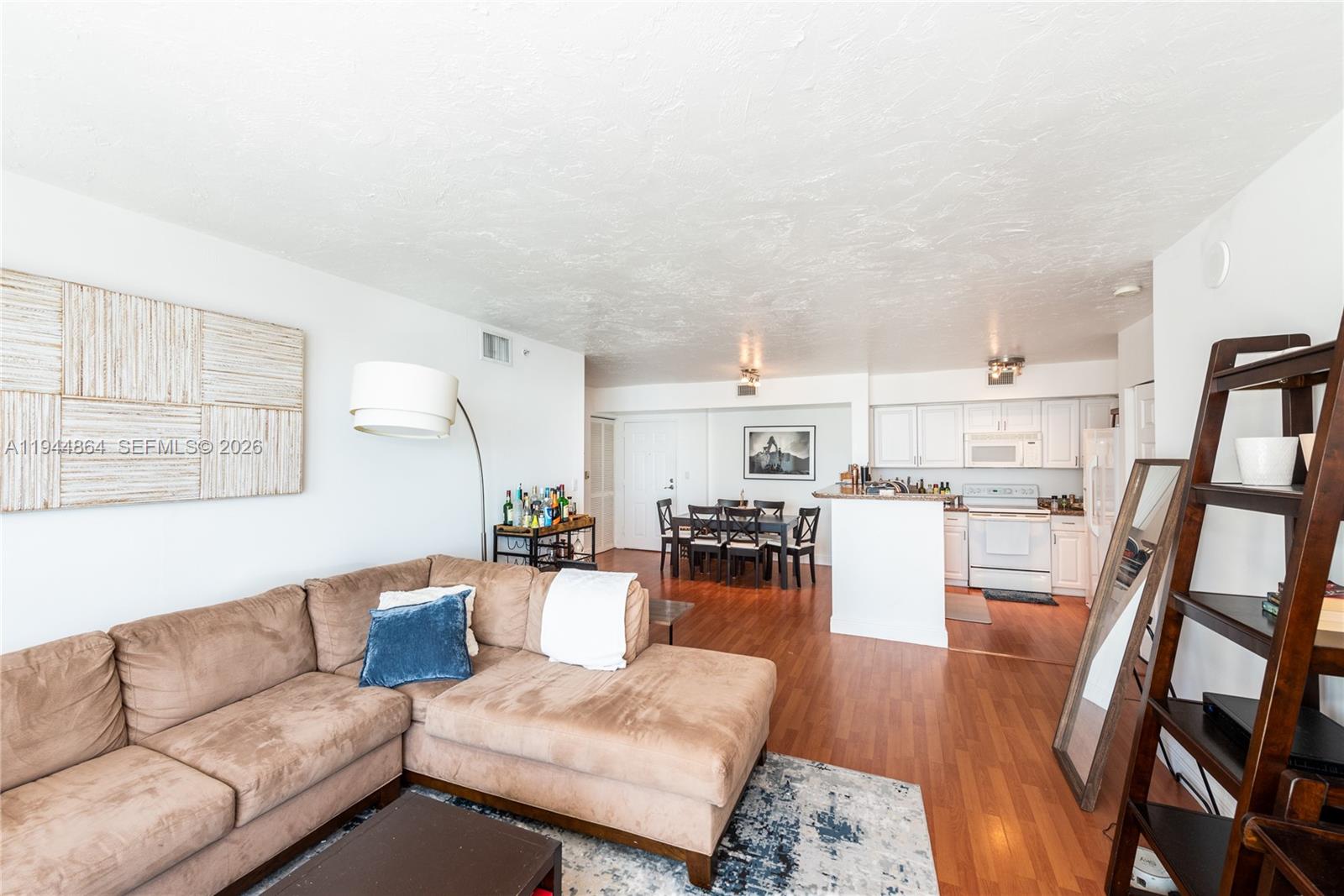 1155 Brickell Bay Dr #3403 Miami, FL 33131