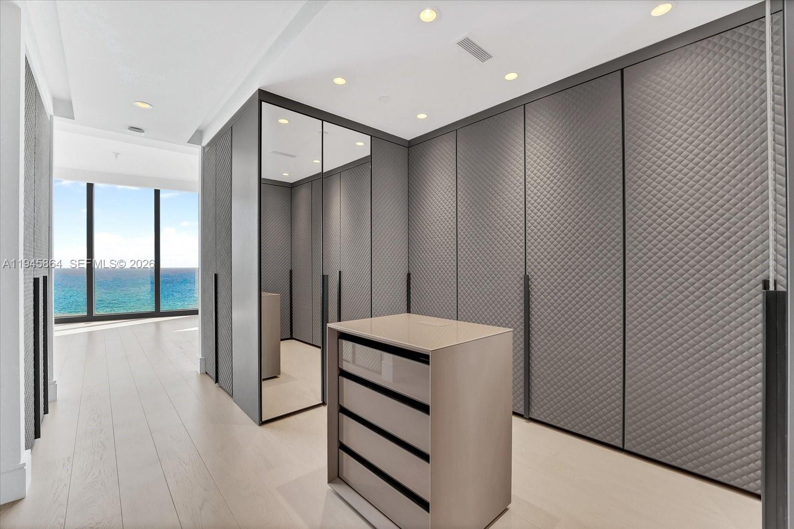 17975 Collins Ave #N1801 Sunny Isles Beach, FL 33160