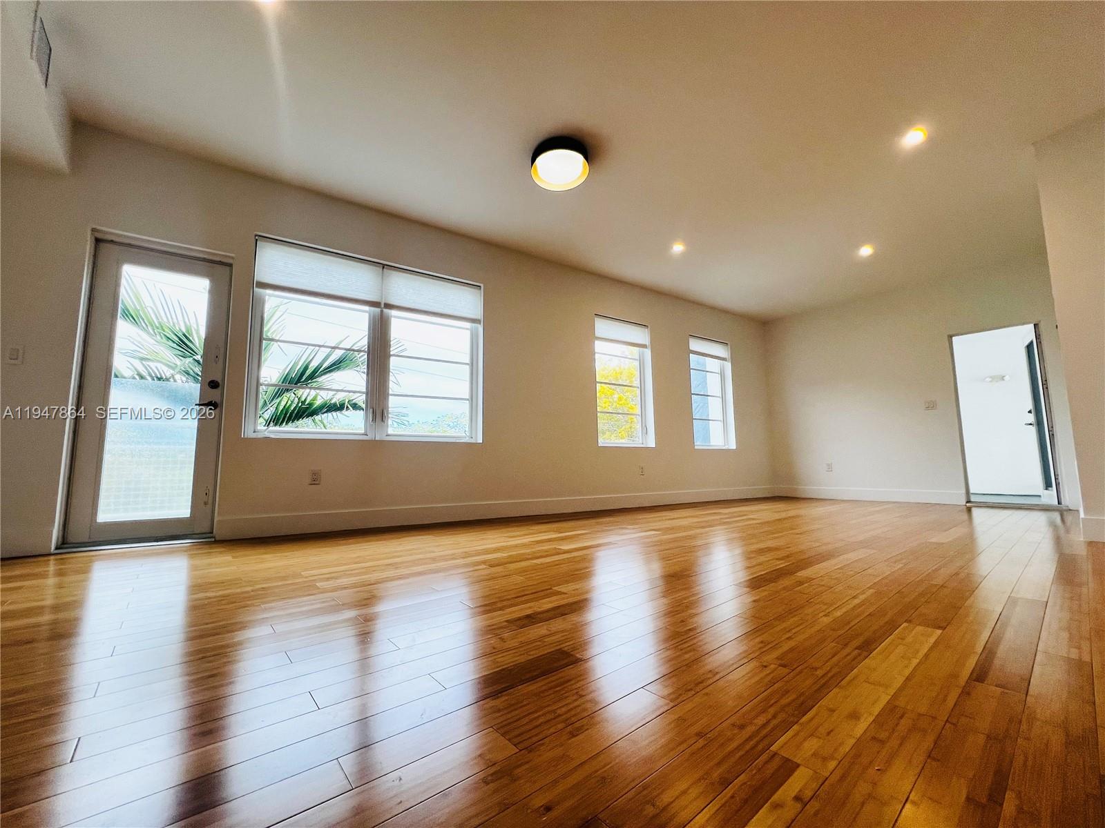 960 Bay Dr #910 Miami Beach, FL 33141