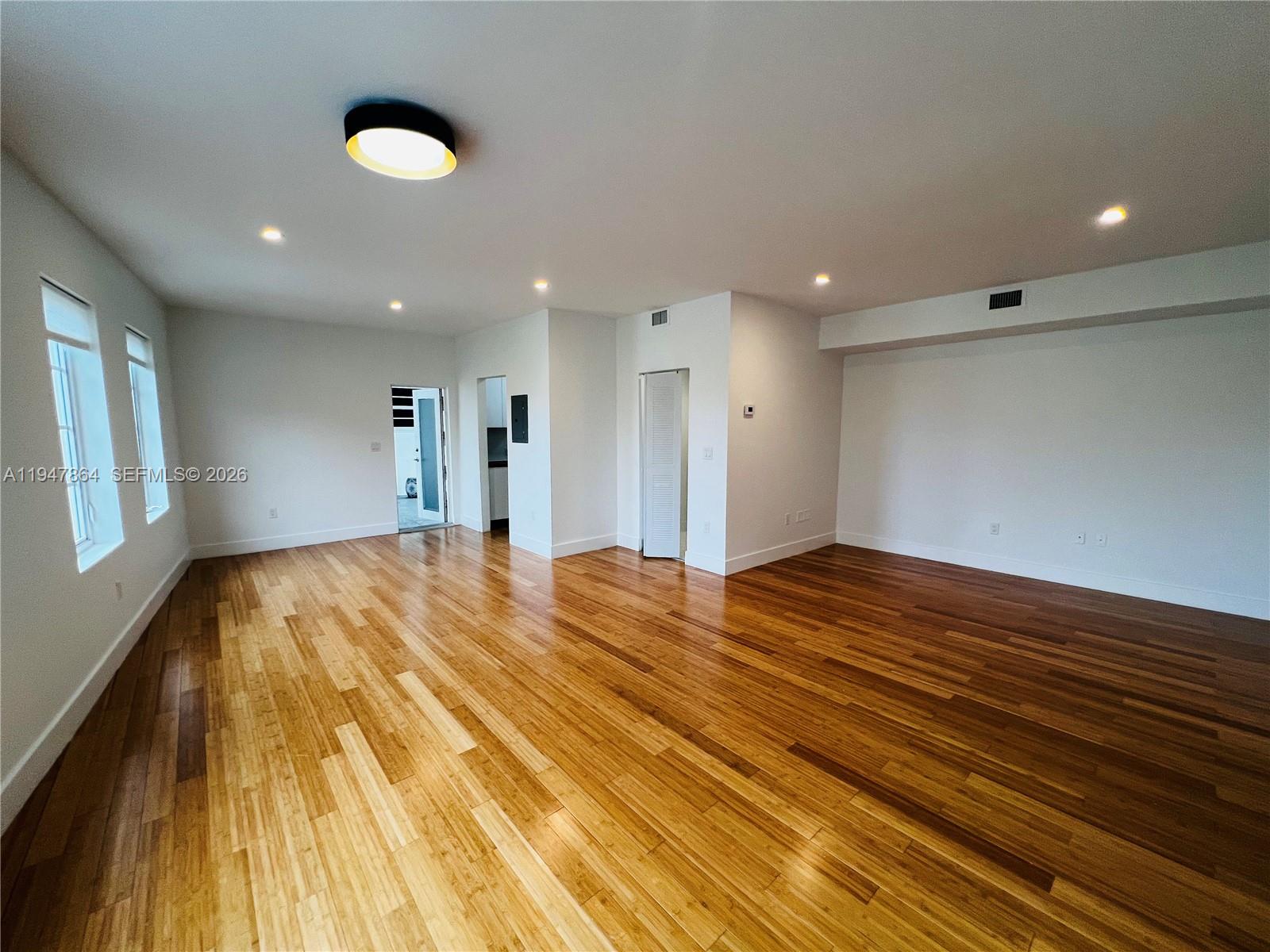 960 Bay Dr #910 Miami Beach, FL 33141