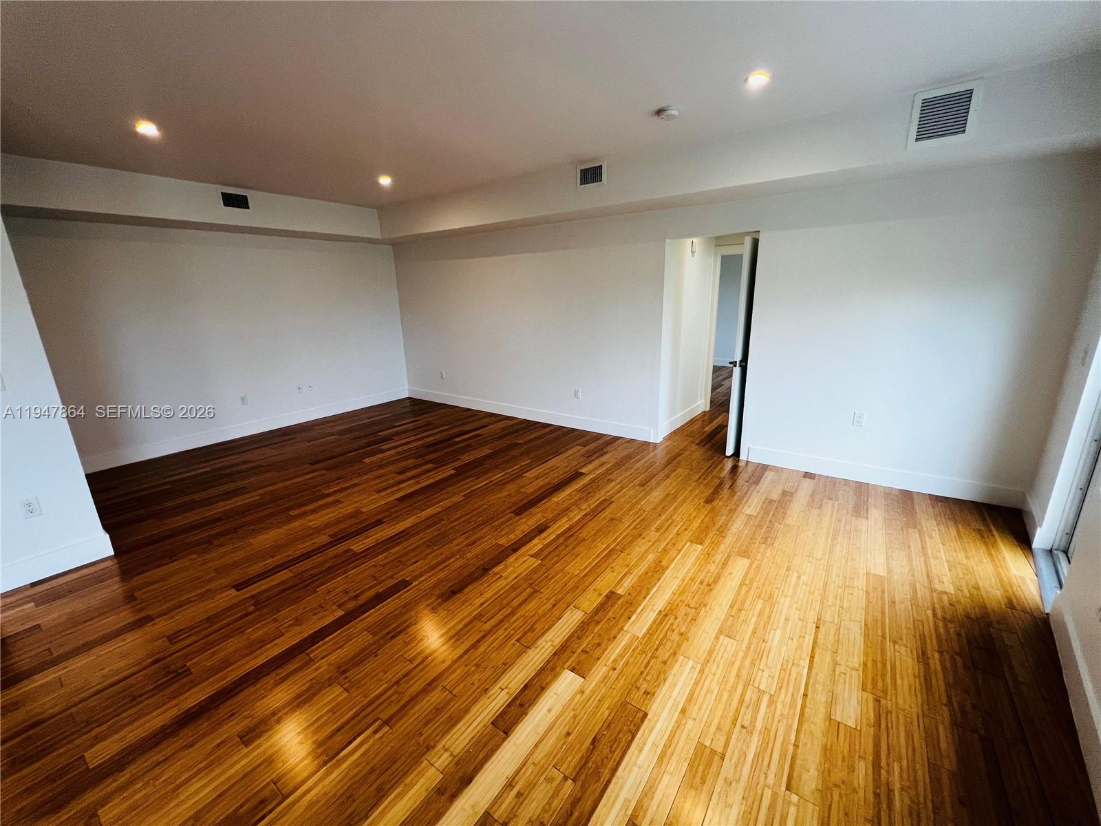 960 Bay Dr #910 Miami Beach, FL 33141