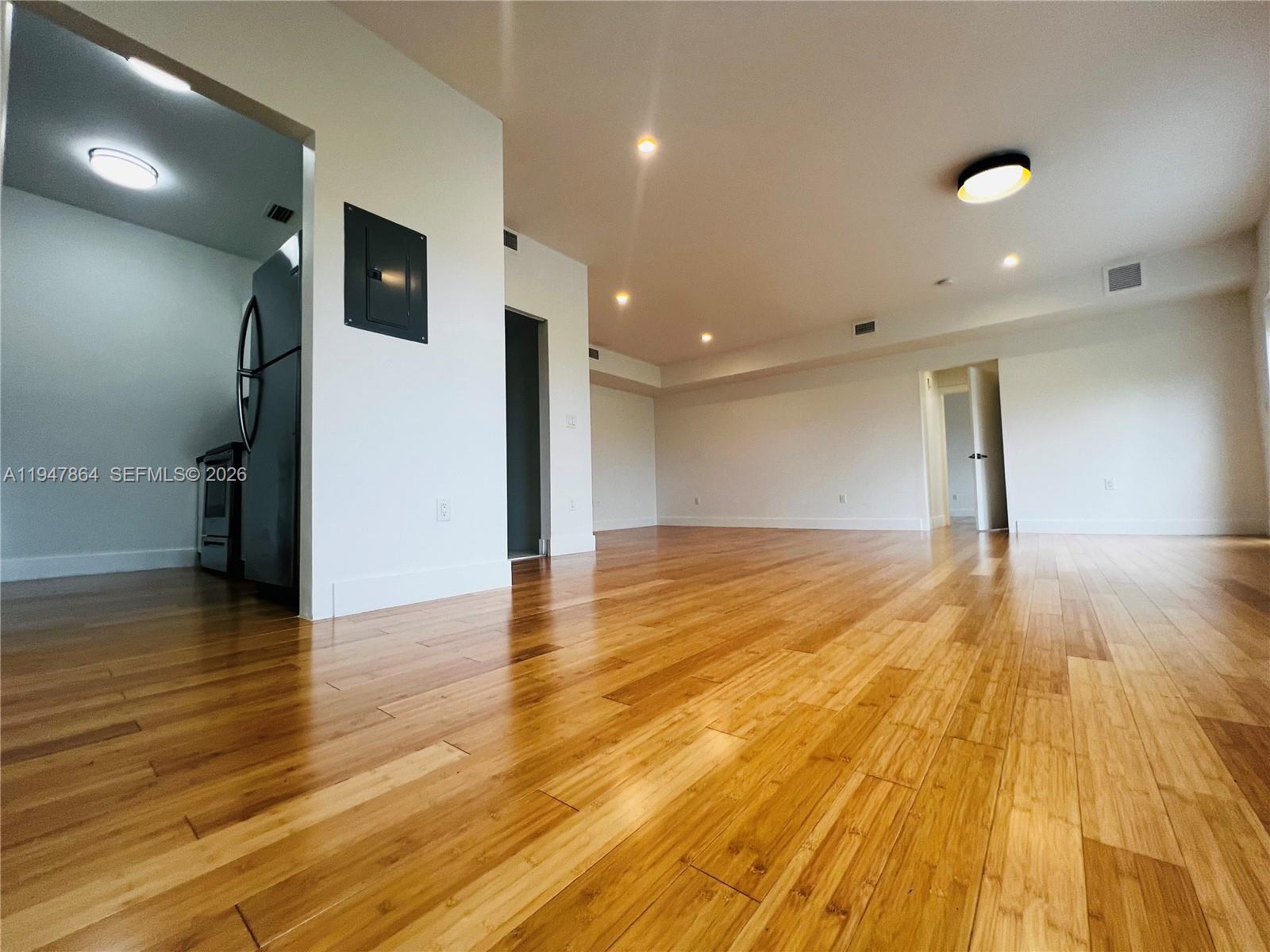 960 Bay Dr #910 Miami Beach, FL 33141