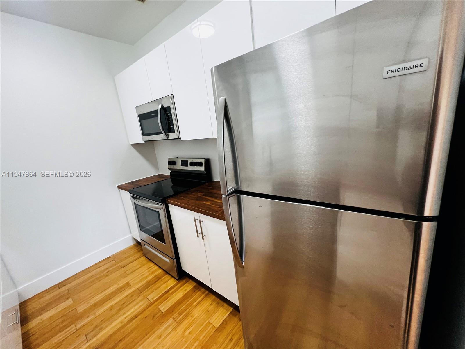 960 Bay Dr #910 Miami Beach, FL 33141