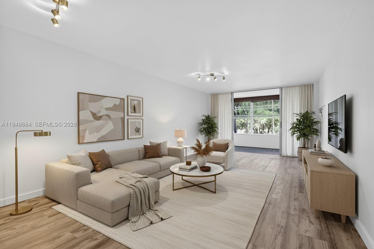 1501 NE 191st St #C212