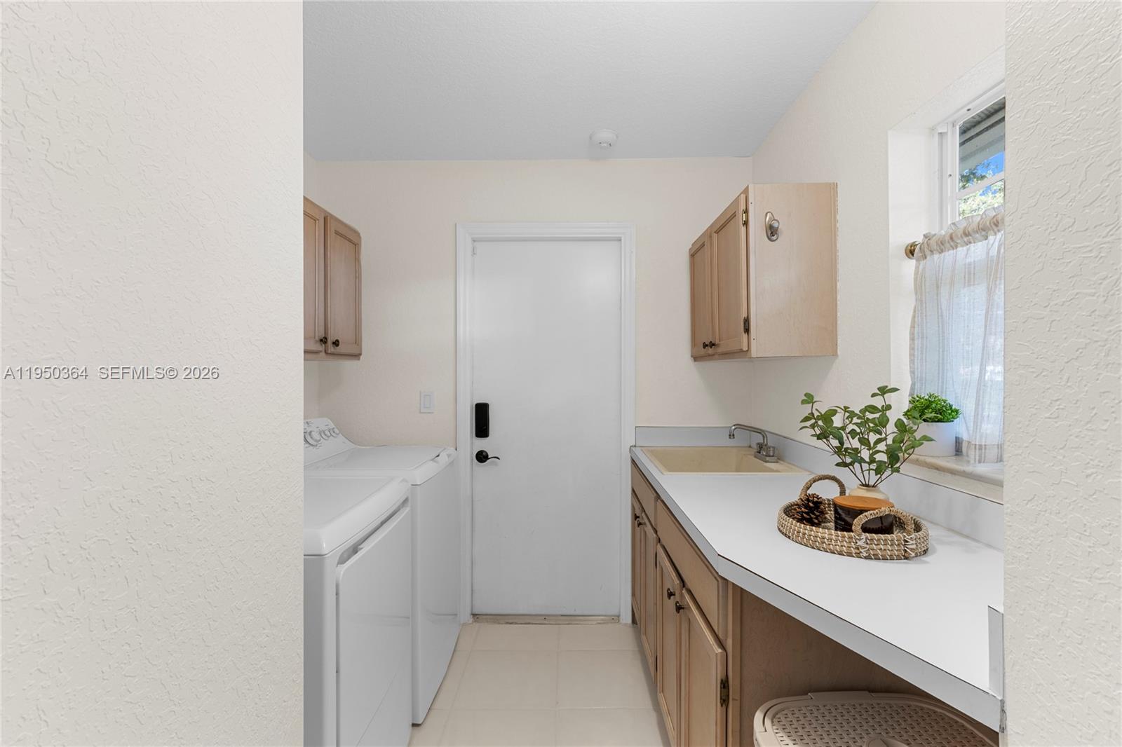 5561 Grande Palm Cir Delray Beach, FL 33484