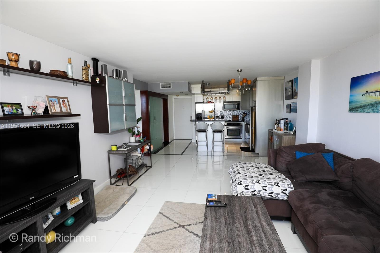 image Charter Club11