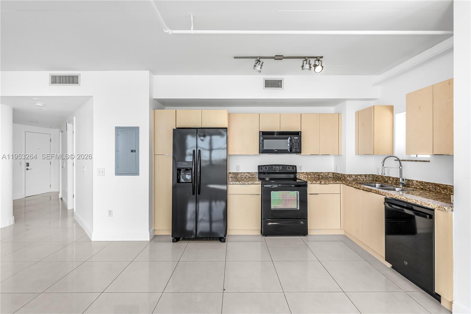 3180 SW 22nd St #601 Miami, FL 33145