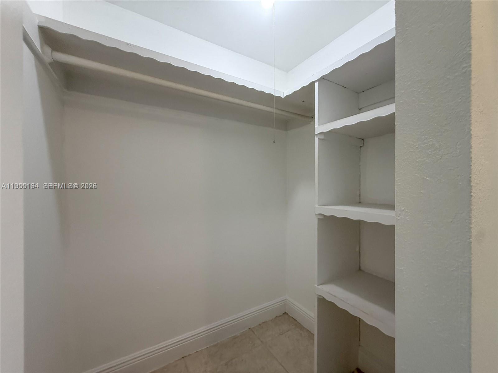 4141 Nautilus Dr #6J Miami Beach, FL 33140