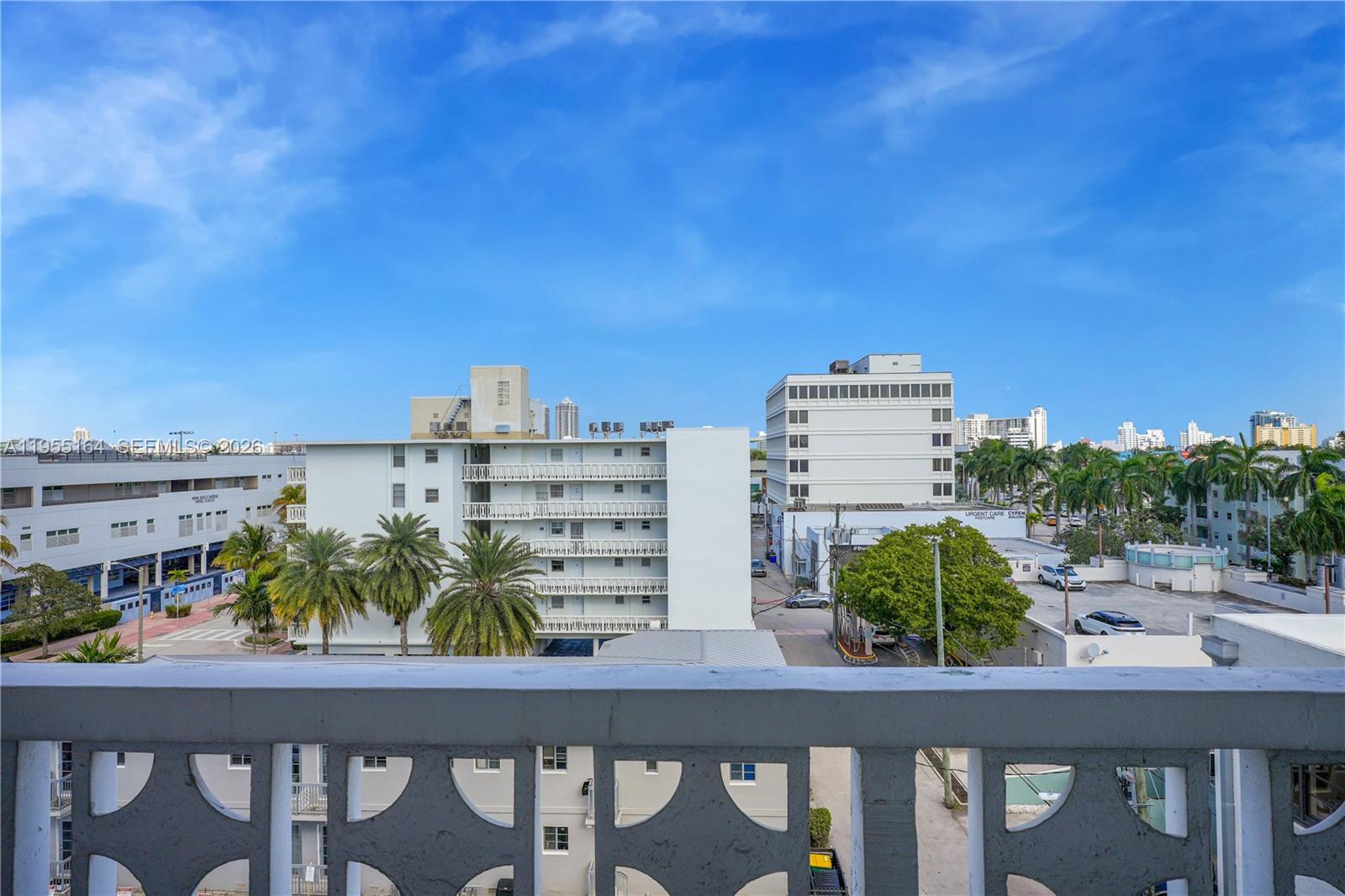 4141 Nautilus Dr #6J Miami Beach, FL 33140