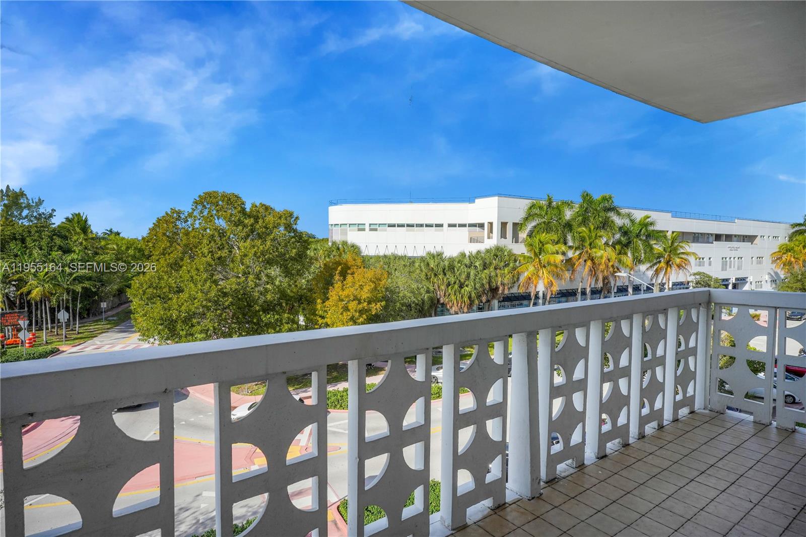 4141 Nautilus Dr #6J Miami Beach, FL 33140