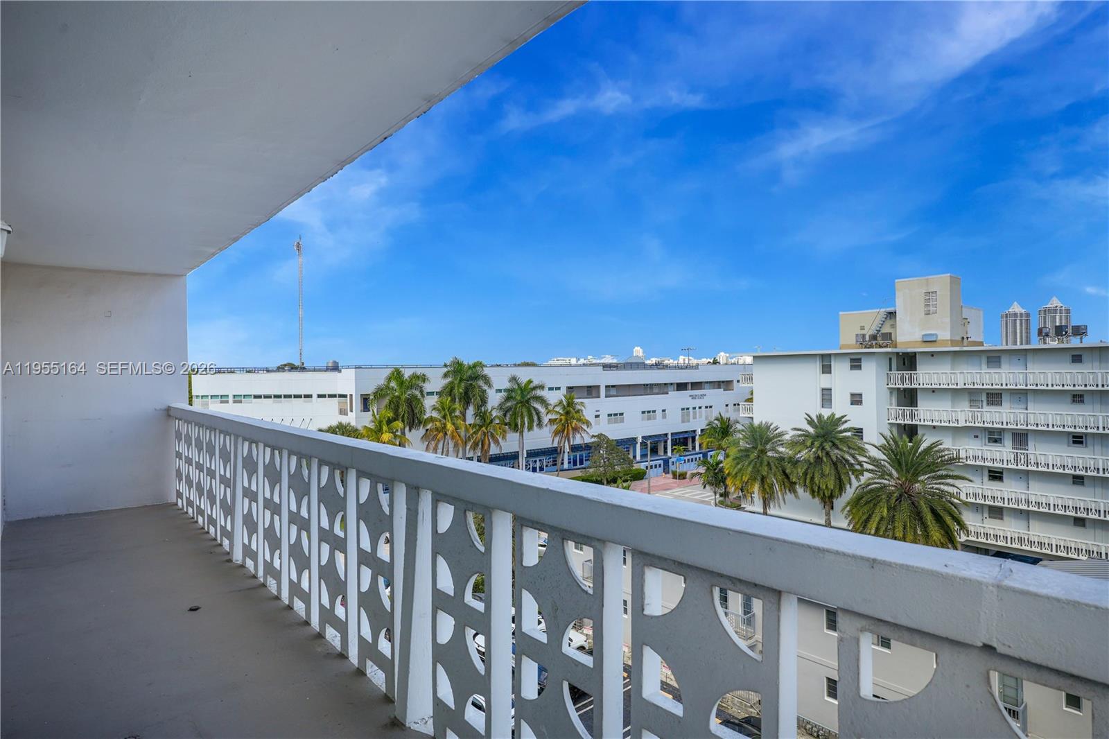 4141 Nautilus Dr #6J Miami Beach, FL 33140