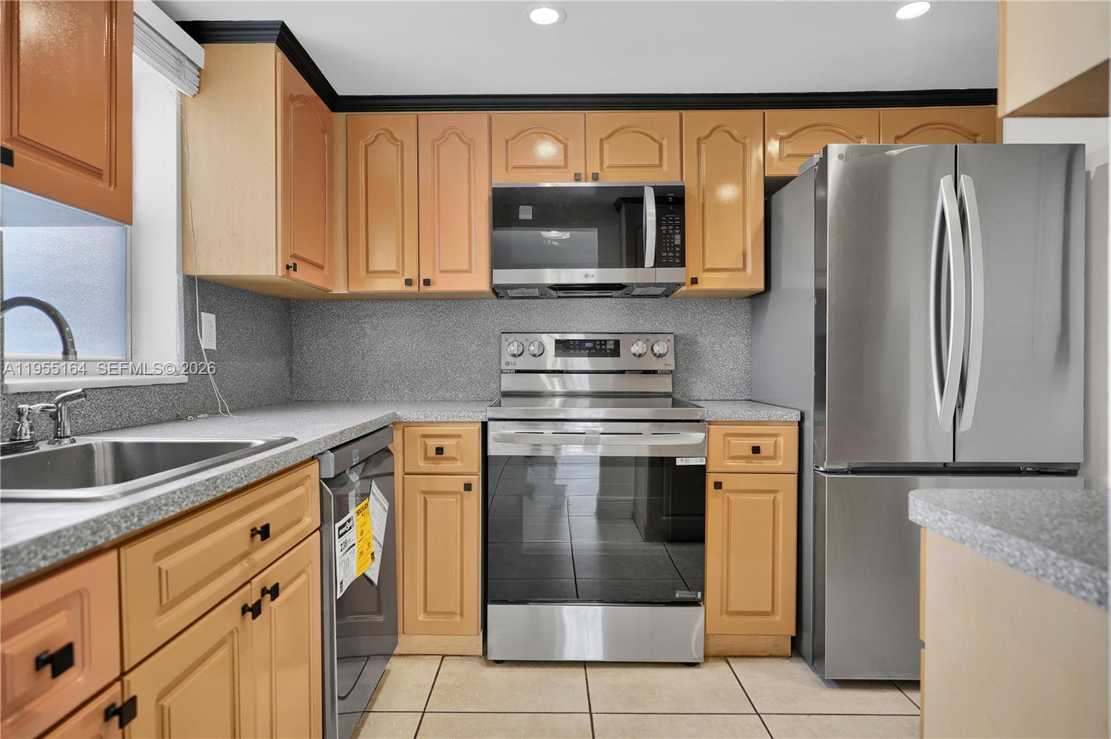 4141 Nautilus Dr #6J Miami Beach, FL 33140