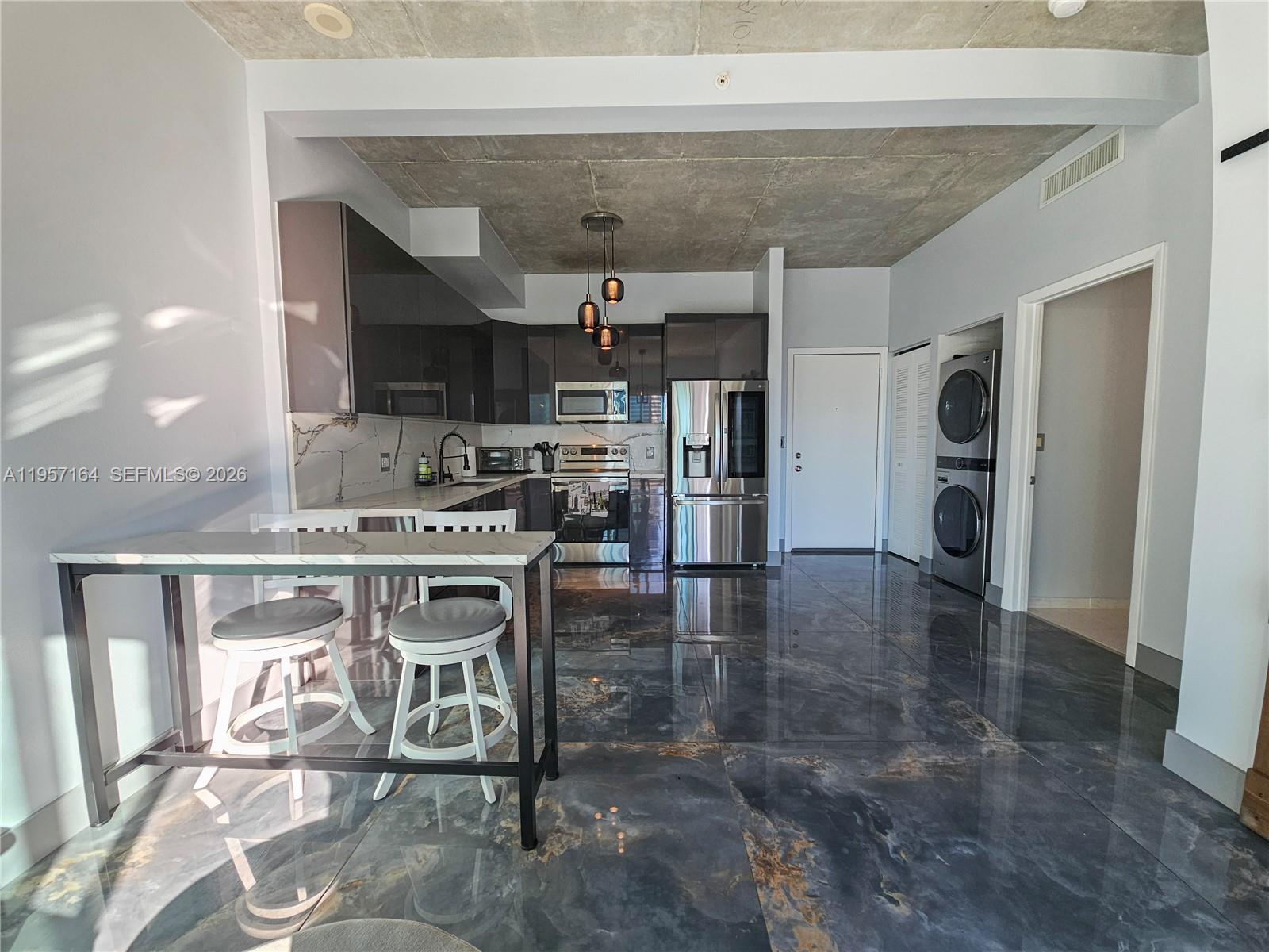 image Loft Downtown I10