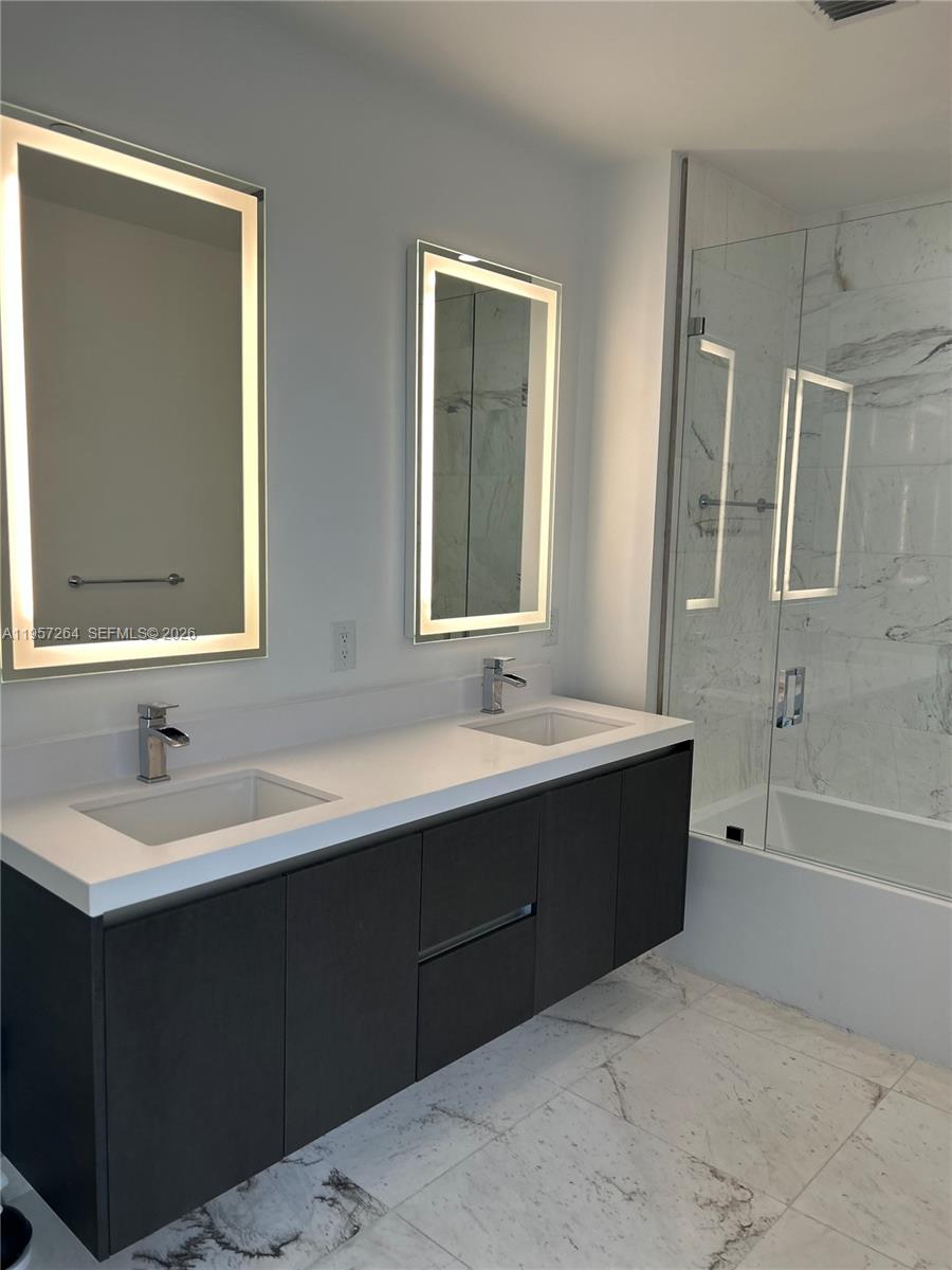 image Paramount Miami Worldcenter12