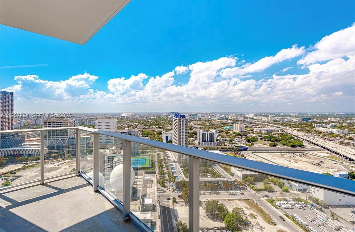 image Paramount Miami Worldcenter21