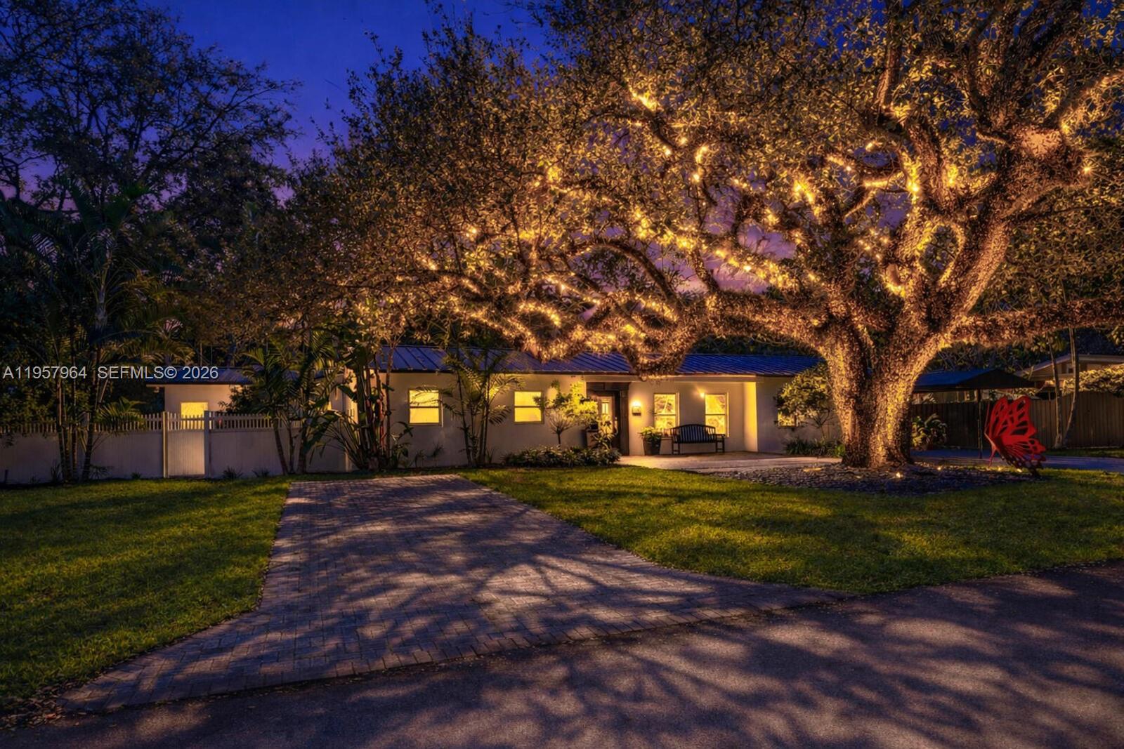 5100 SW 75th St Miami, FL 33143