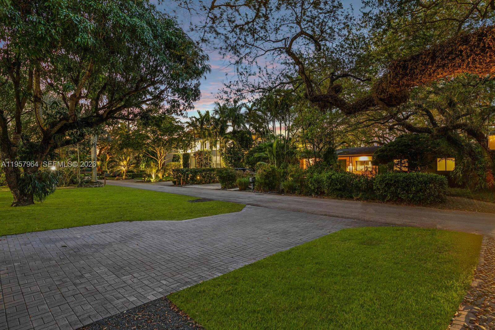 5100 SW 75th St Miami, FL 33143