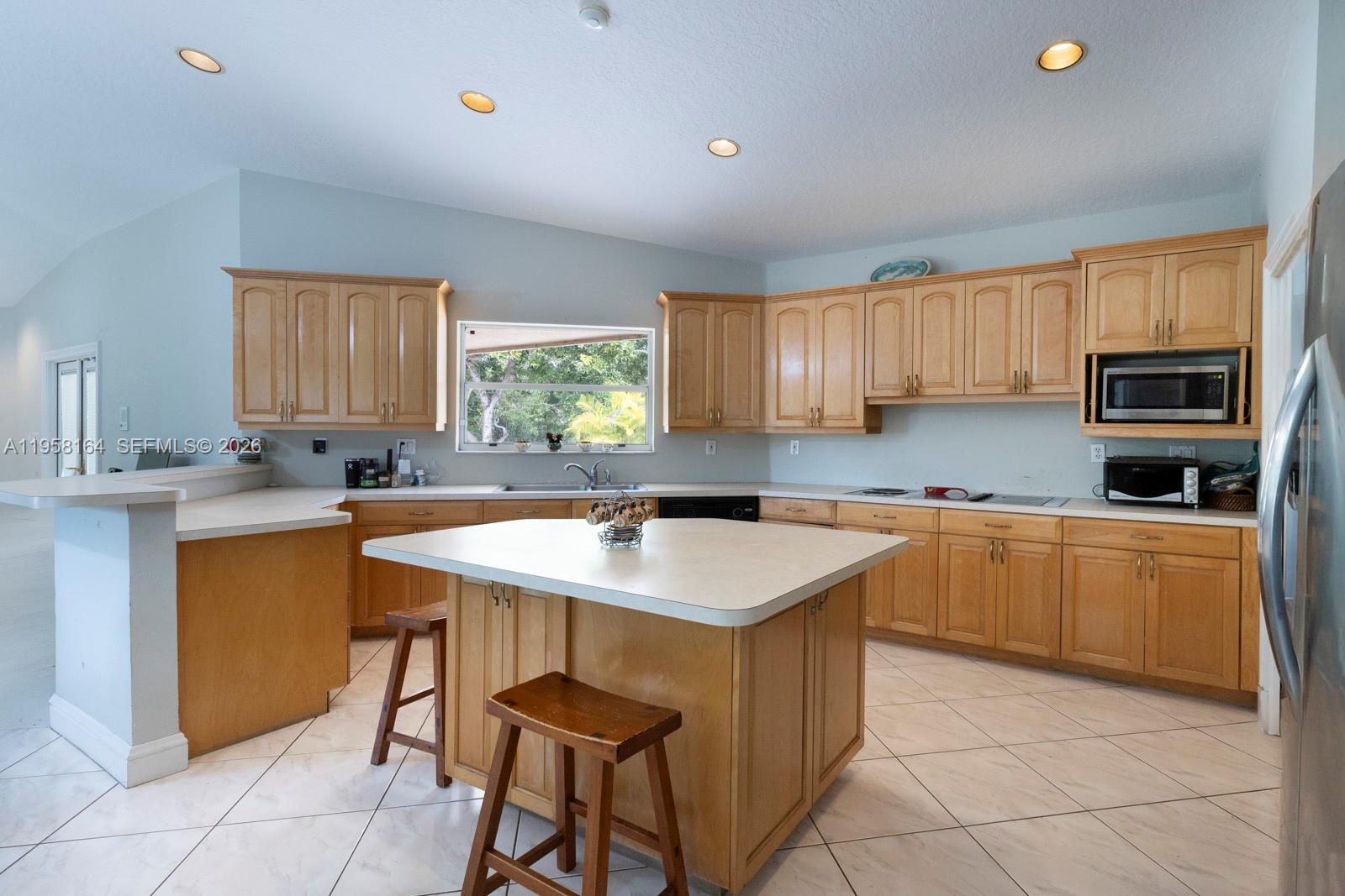 7821 SW 129th Ter Pinecrest, FL 33156