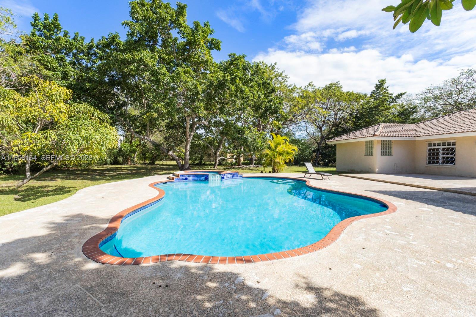 7821 SW 129th Ter Pinecrest, FL 33156