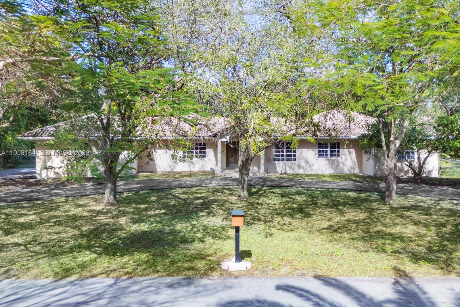 7821 SW 129th Ter Pinecrest, FL 33156