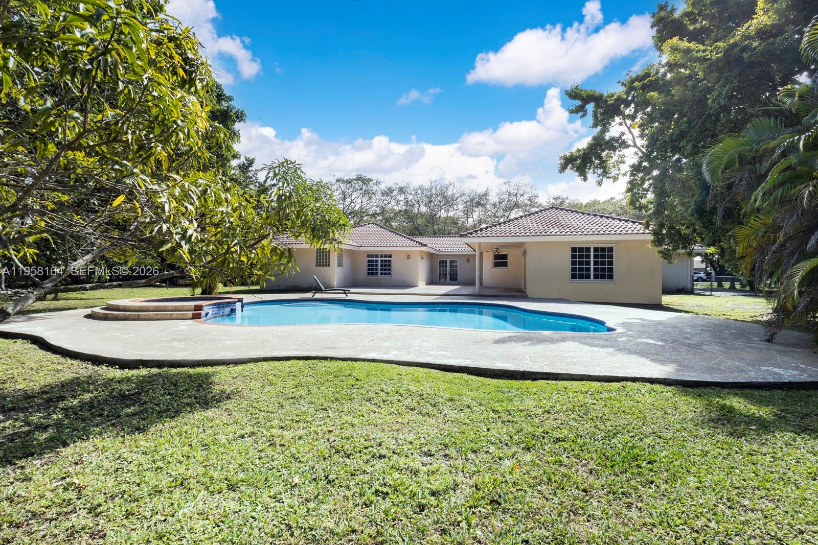 7821 SW 129th Ter Pinecrest, FL 33156