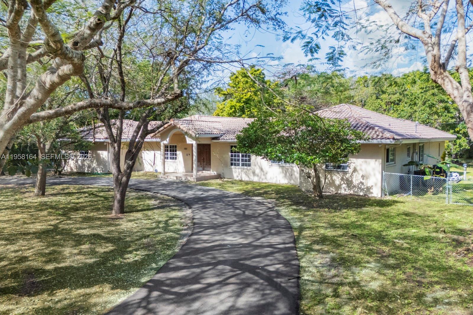 7821 SW 129th Ter Pinecrest, FL 33156