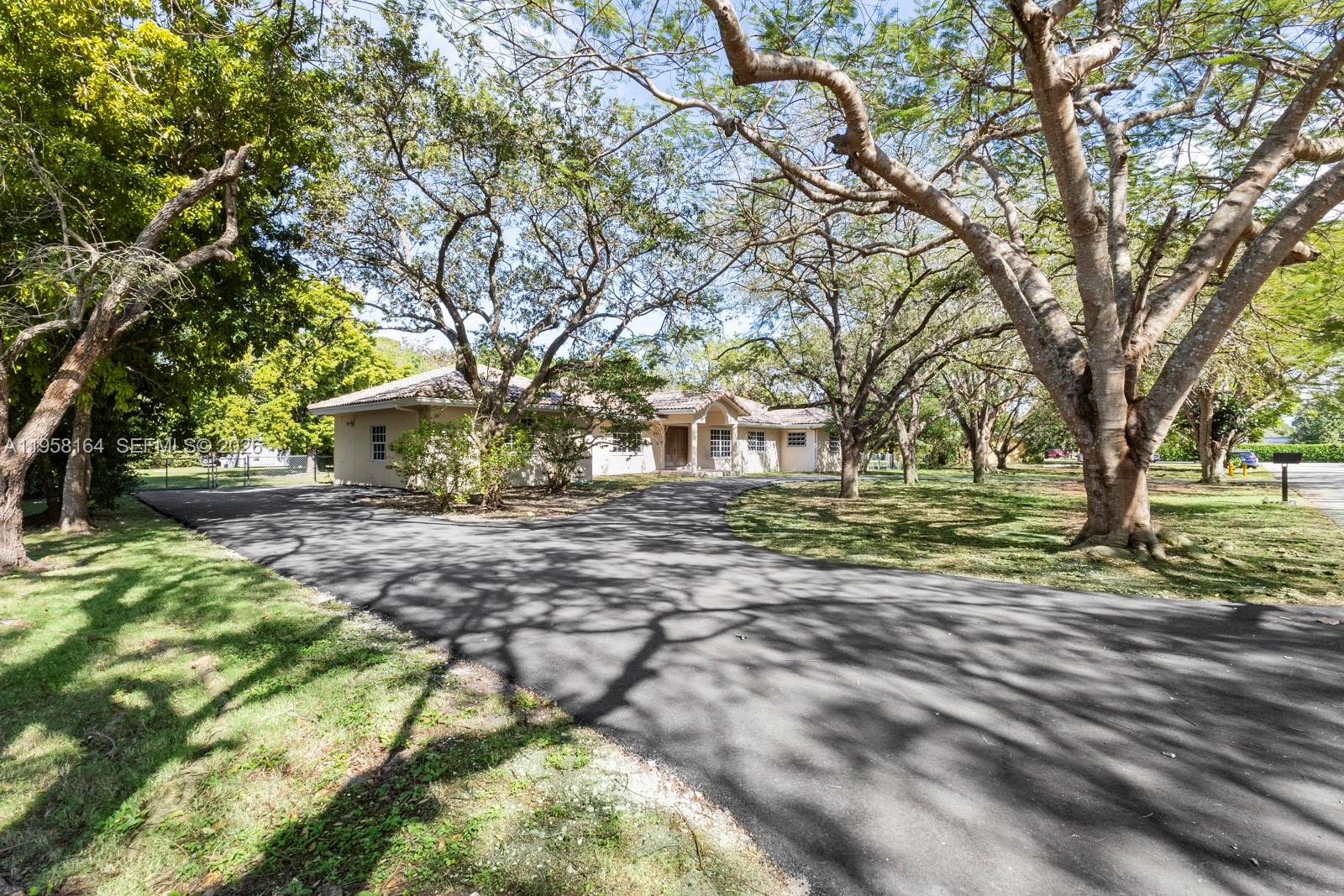 7821 SW 129th Ter Pinecrest, FL 33156