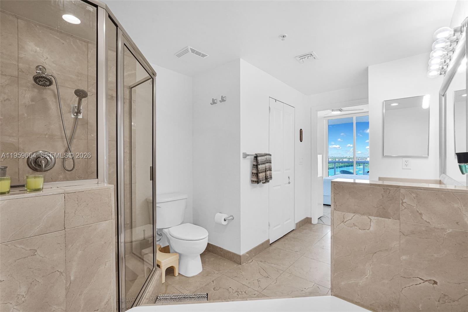 7910 Harbor Is Dr #1103 North Bay Village, FL 33141