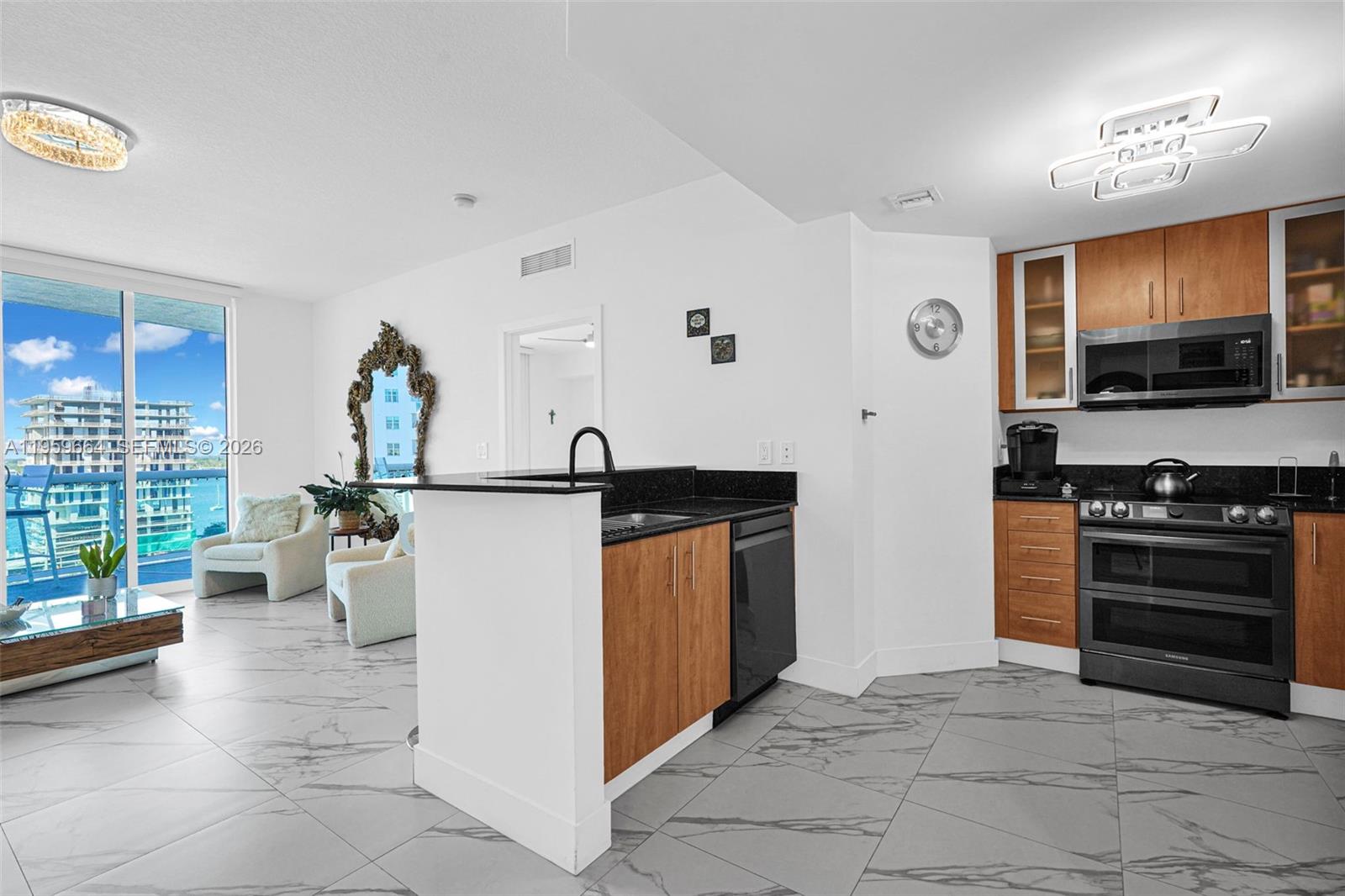 7910 Harbor Is Dr #1103 North Bay Village, FL 33141