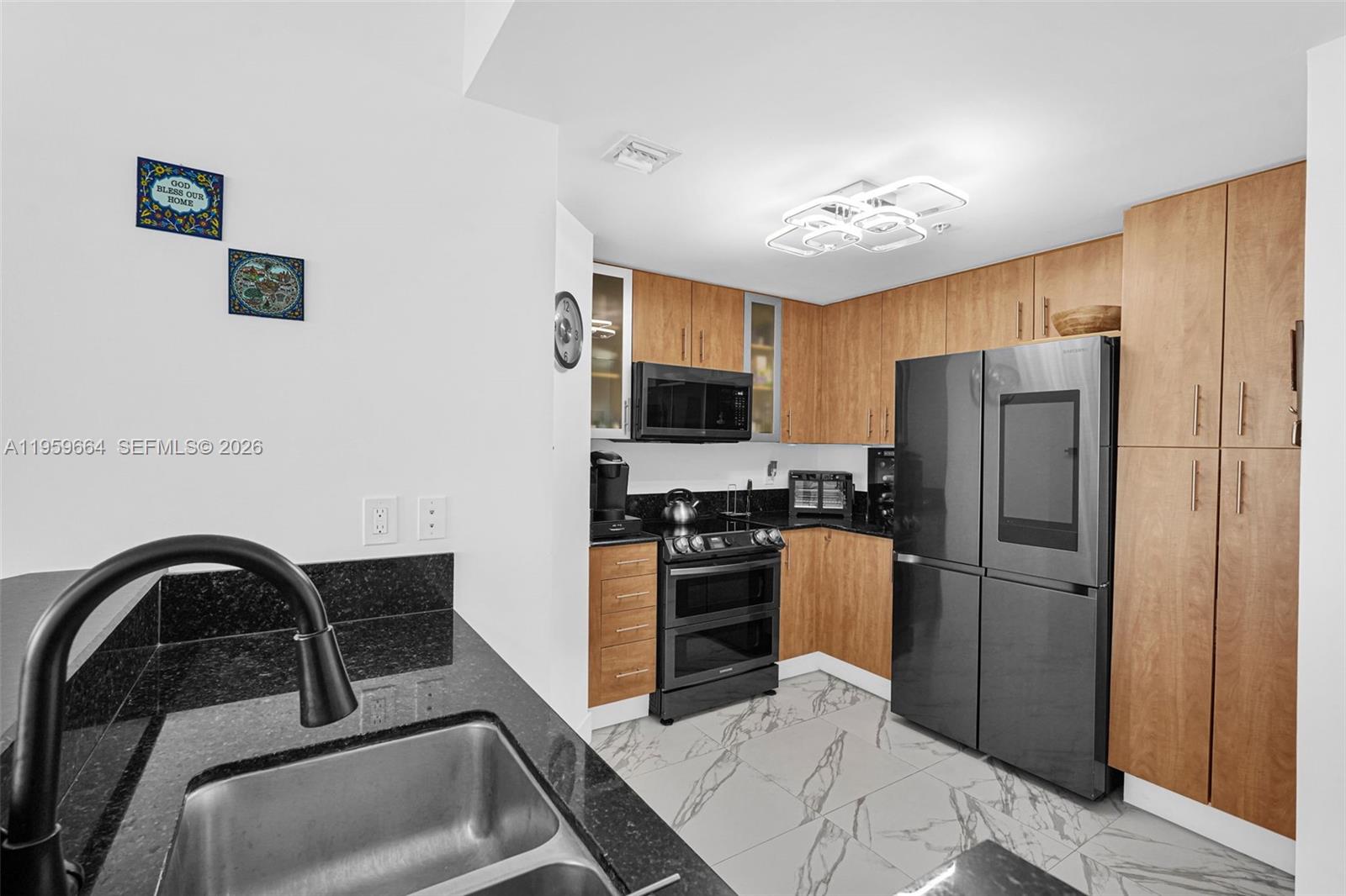 7910 Harbor Is Dr #1103 North Bay Village, FL 33141