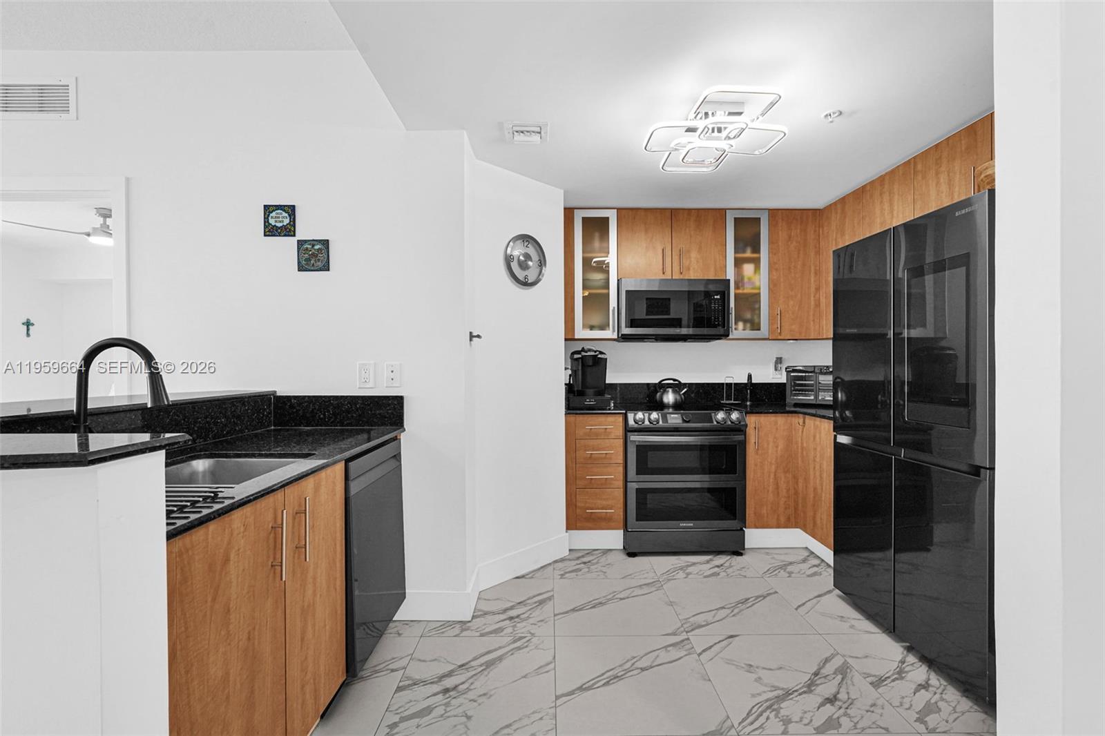 7910 Harbor Is Dr #1103 North Bay Village, FL 33141