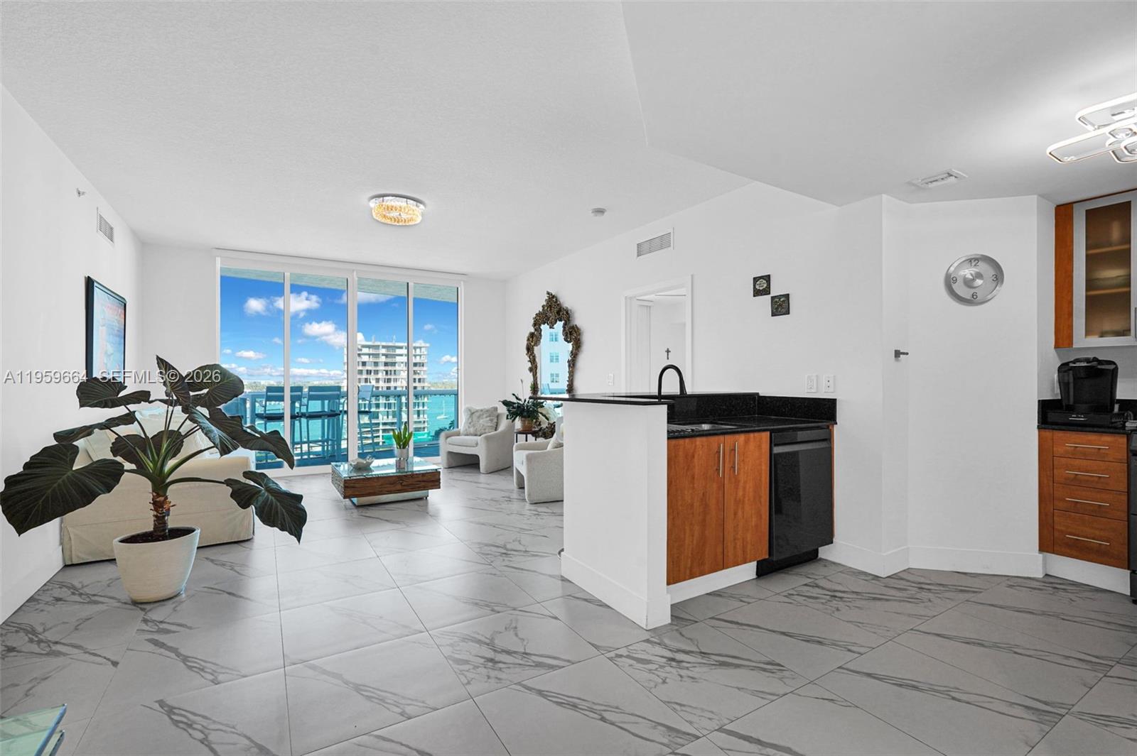 7910 Harbor Is Dr #1103 North Bay Village, FL 33141