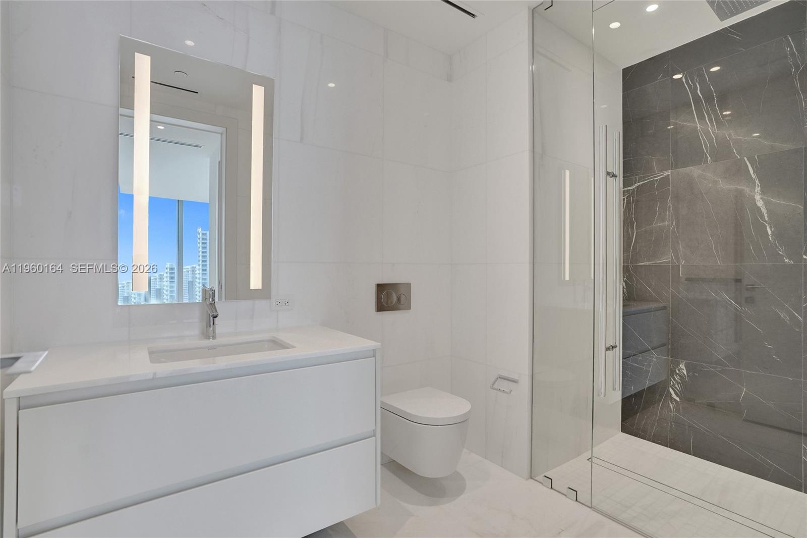 300 Biscayne Blvd Way #2105W Miami, FL 33131