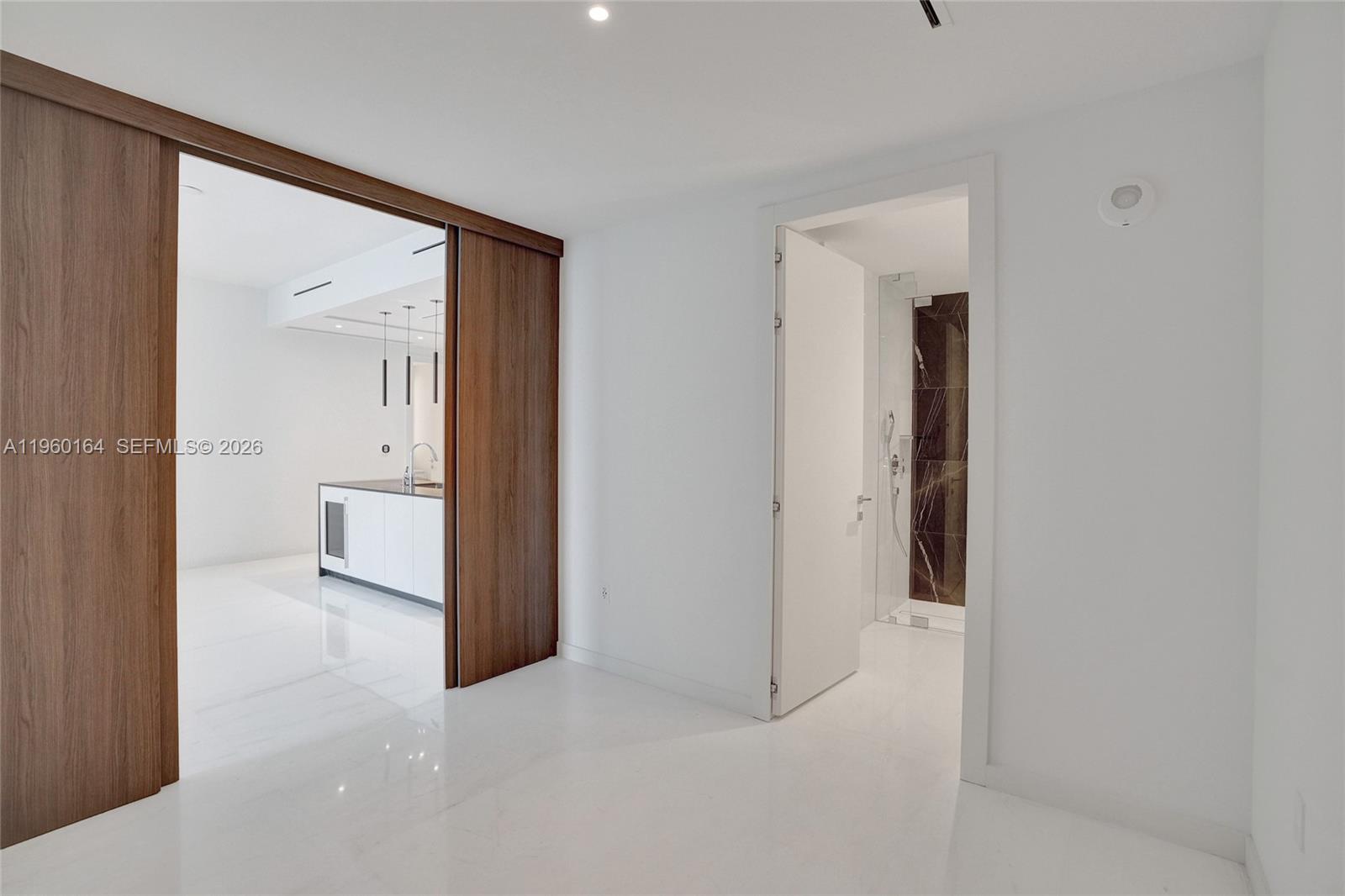 300 Biscayne Blvd Way #2105W Miami, FL 33131