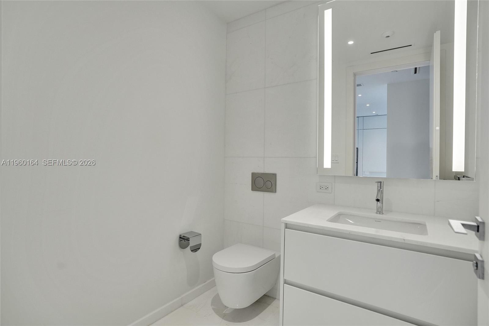 300 Biscayne Blvd Way #2105W Miami, FL 33131