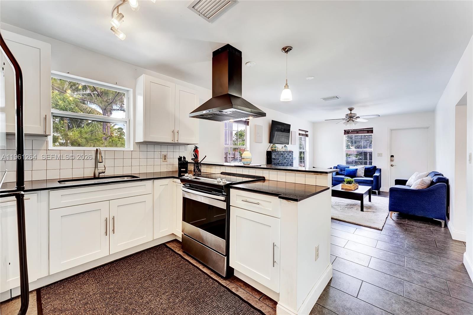 107 E Stirling Rd Dania Beach, FL 33004