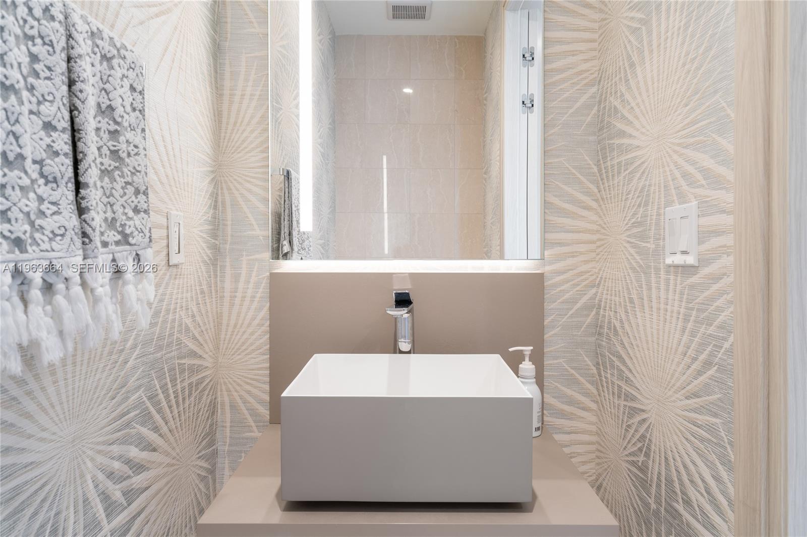 image Brickell Flatiron38