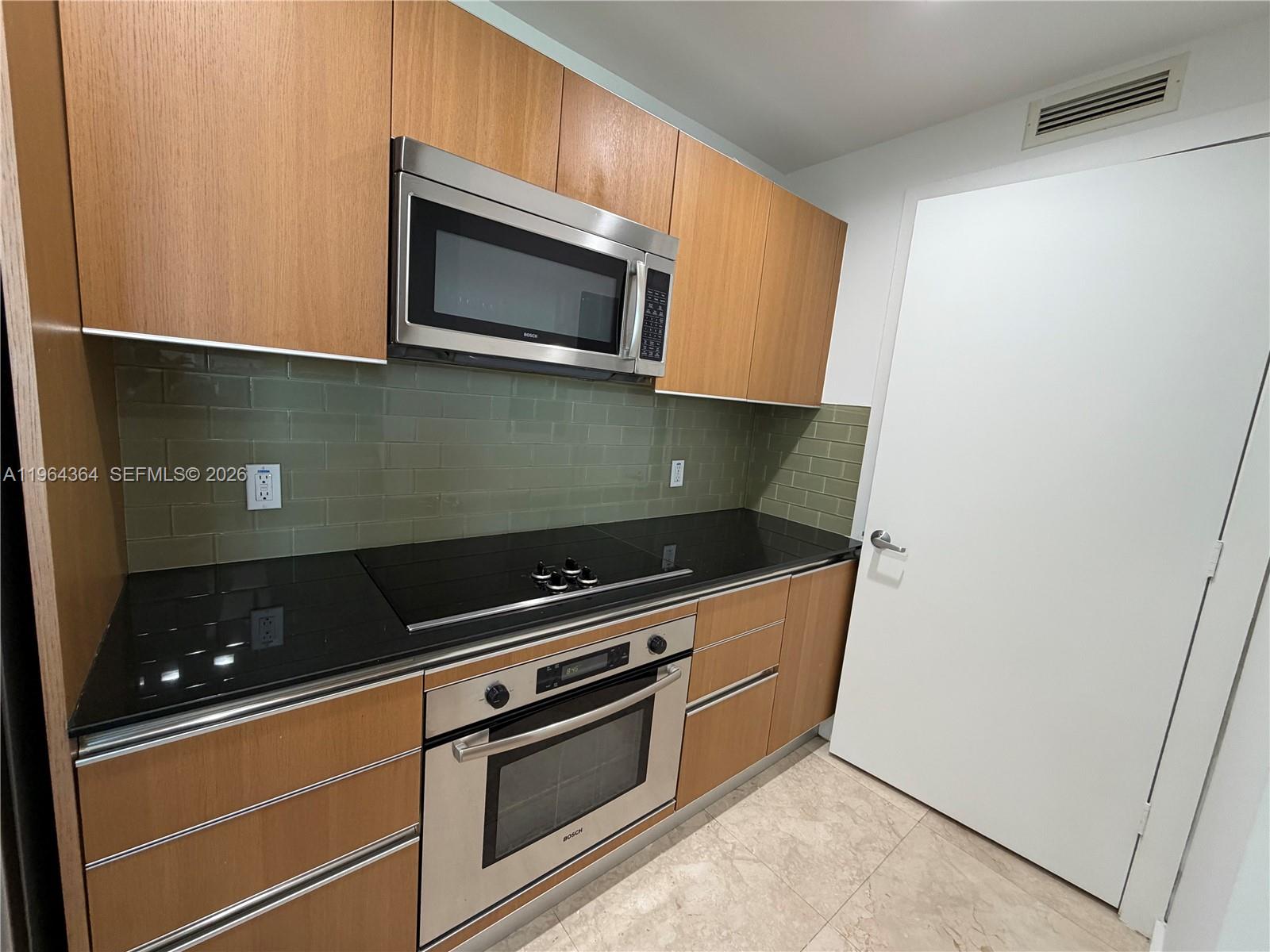 image 1060 Brickell - 10601