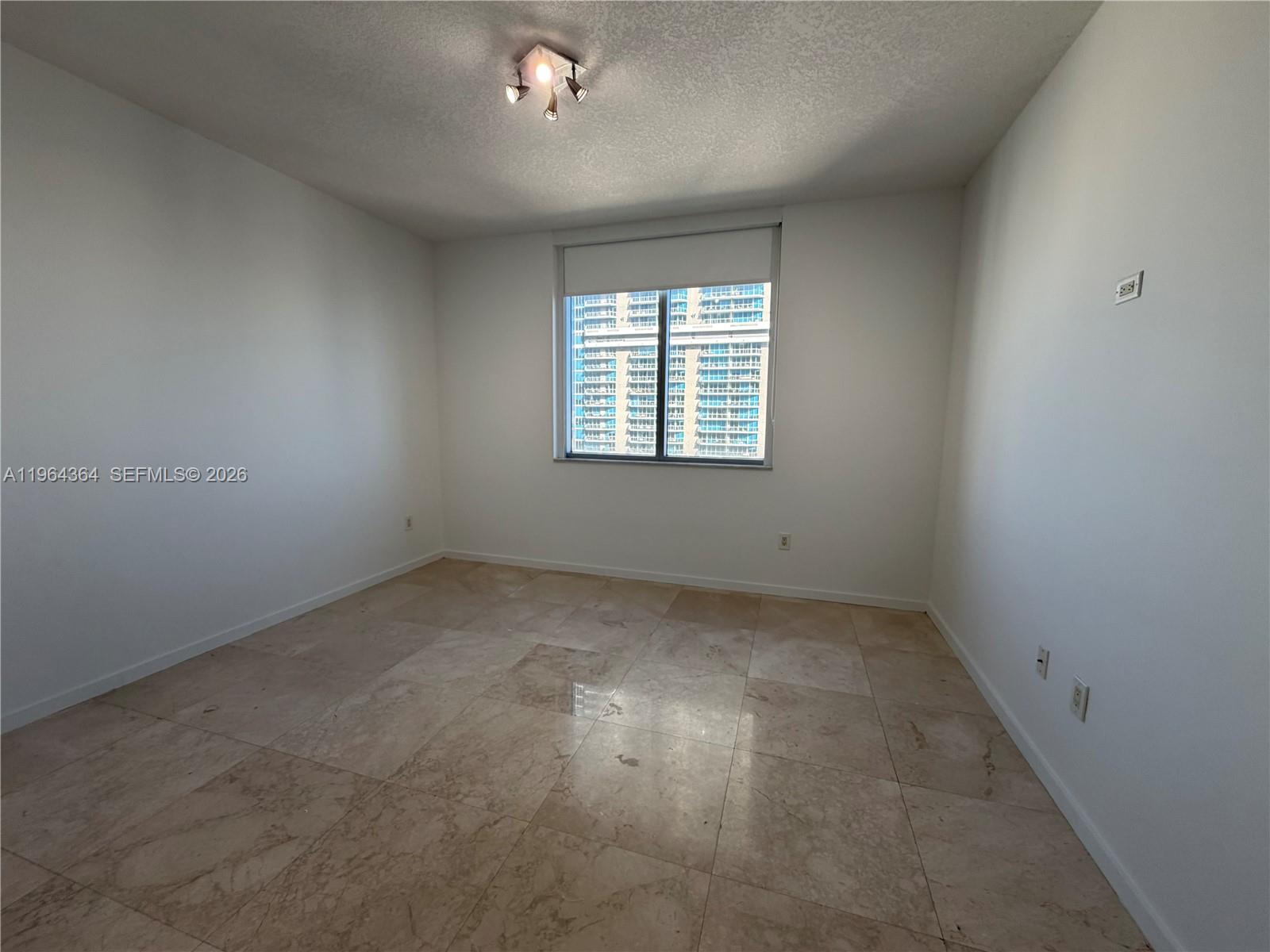 image 1060 Brickell - 10605