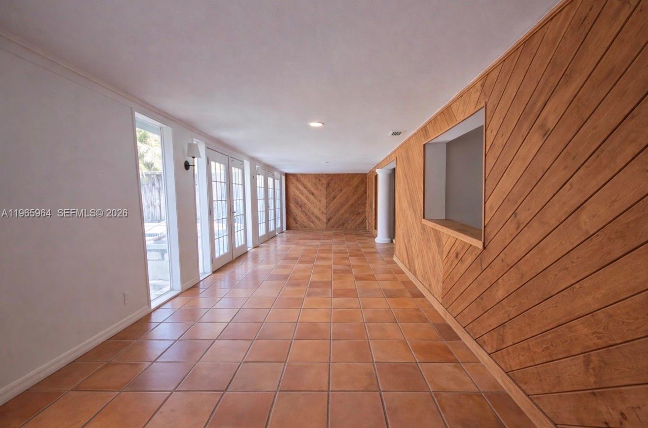 7355 Poinciana Ct Miami Lakes, FL 33014