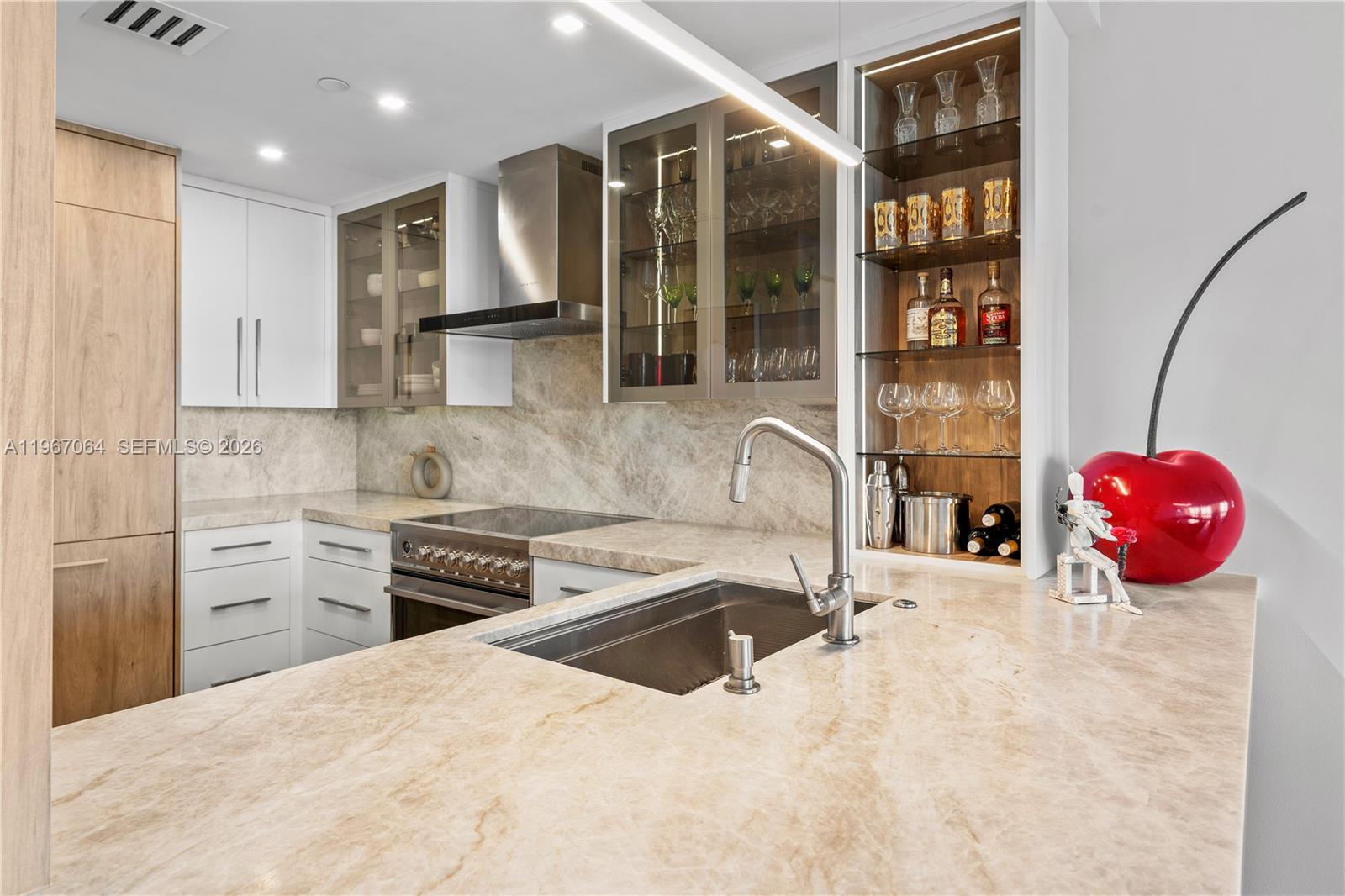 540 West Ave #911 Miami Beach, FL 33139