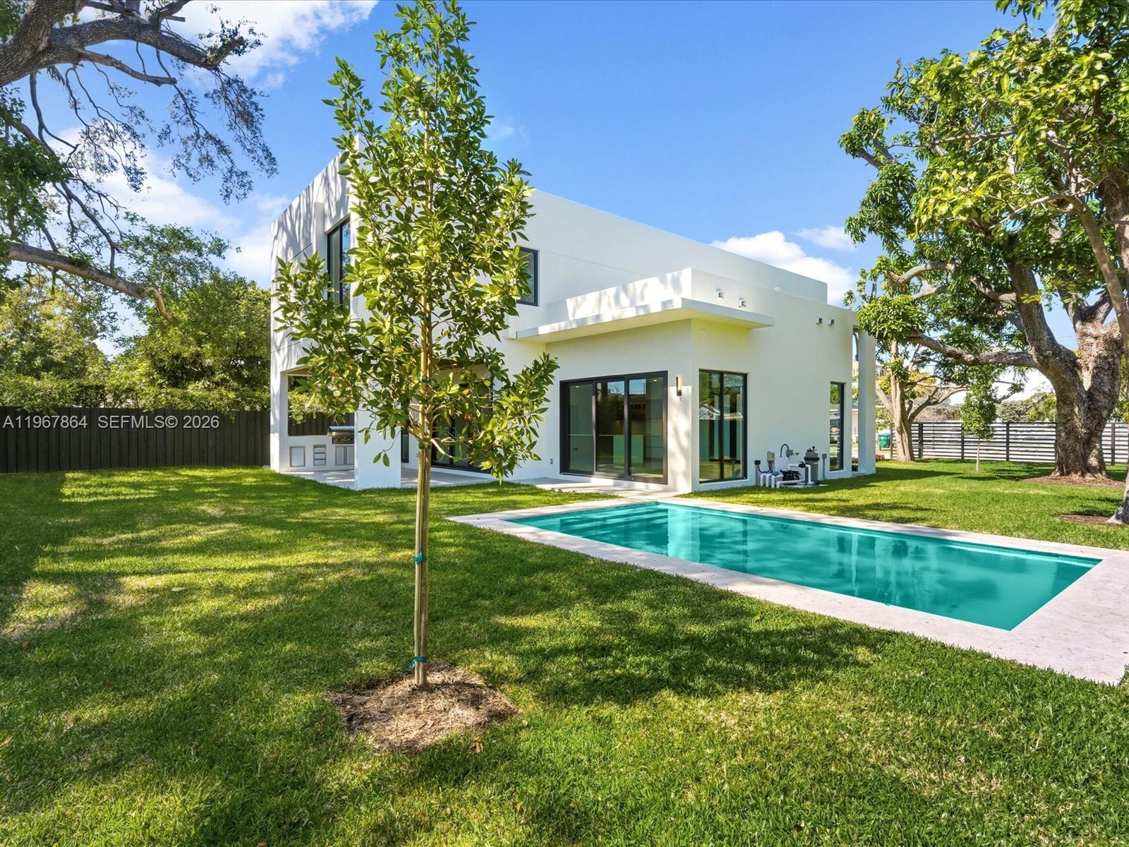 2606 SW 19th St Miami, FL 33145