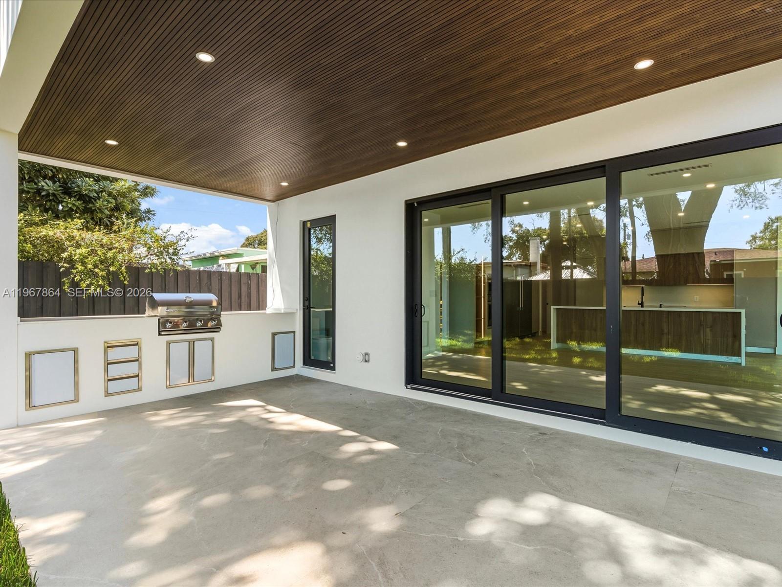 2606 SW 19th St Miami, FL 33145