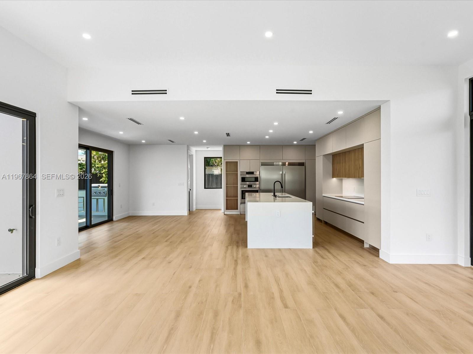 2606 SW 19th St Miami, FL 33145