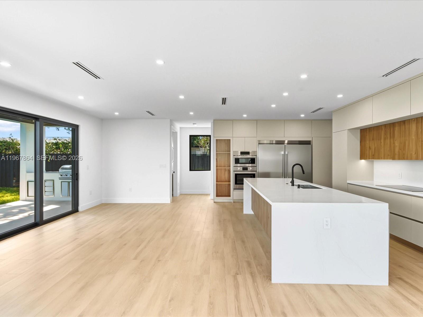 2606 SW 19th St Miami, FL 33145