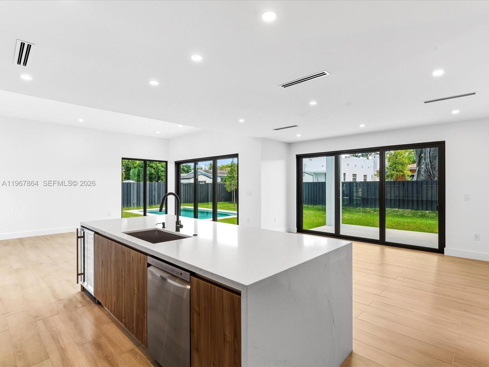 2606 SW 19th St Miami, FL 33145