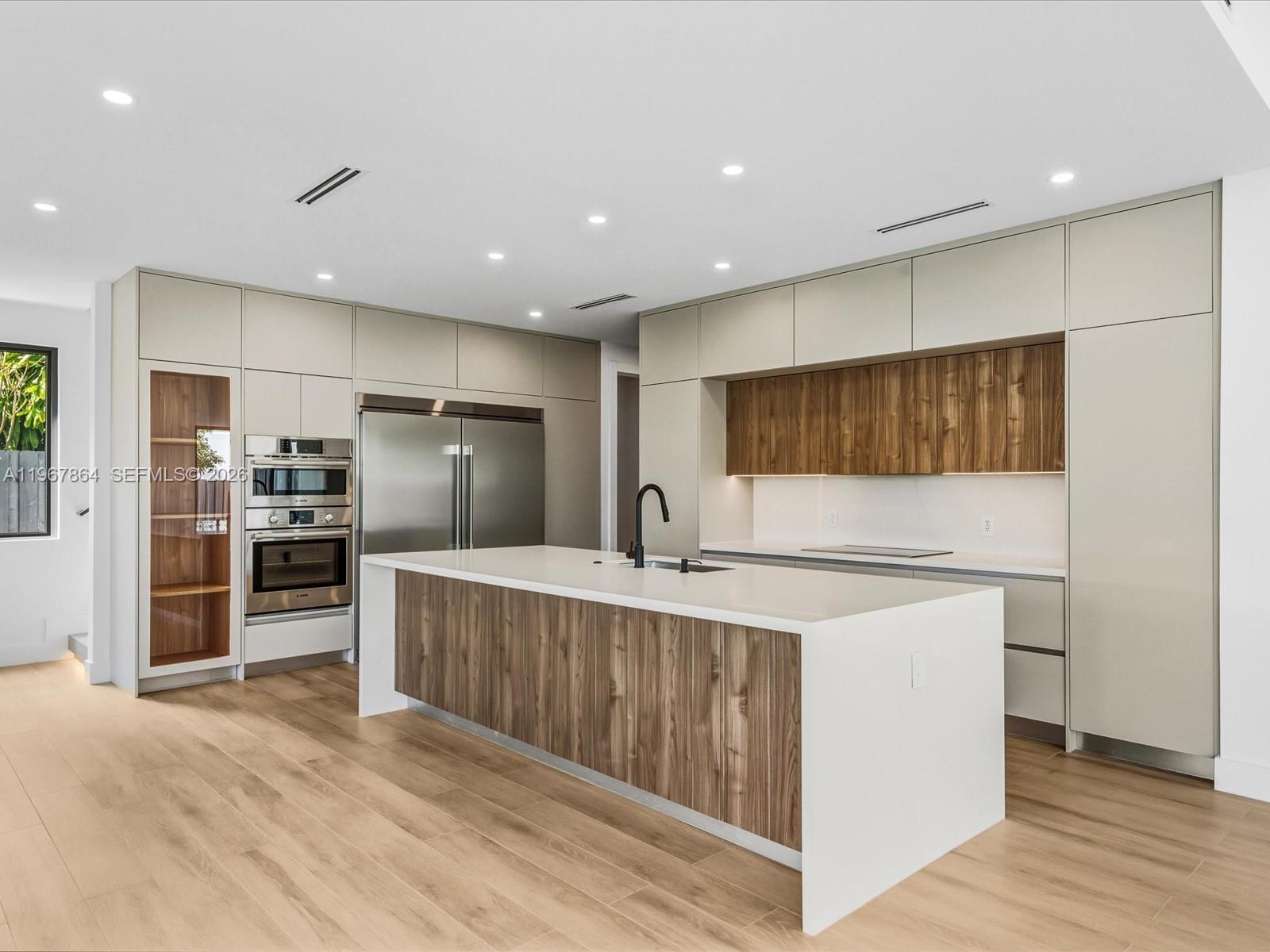 2606 SW 19th St Miami, FL 33145