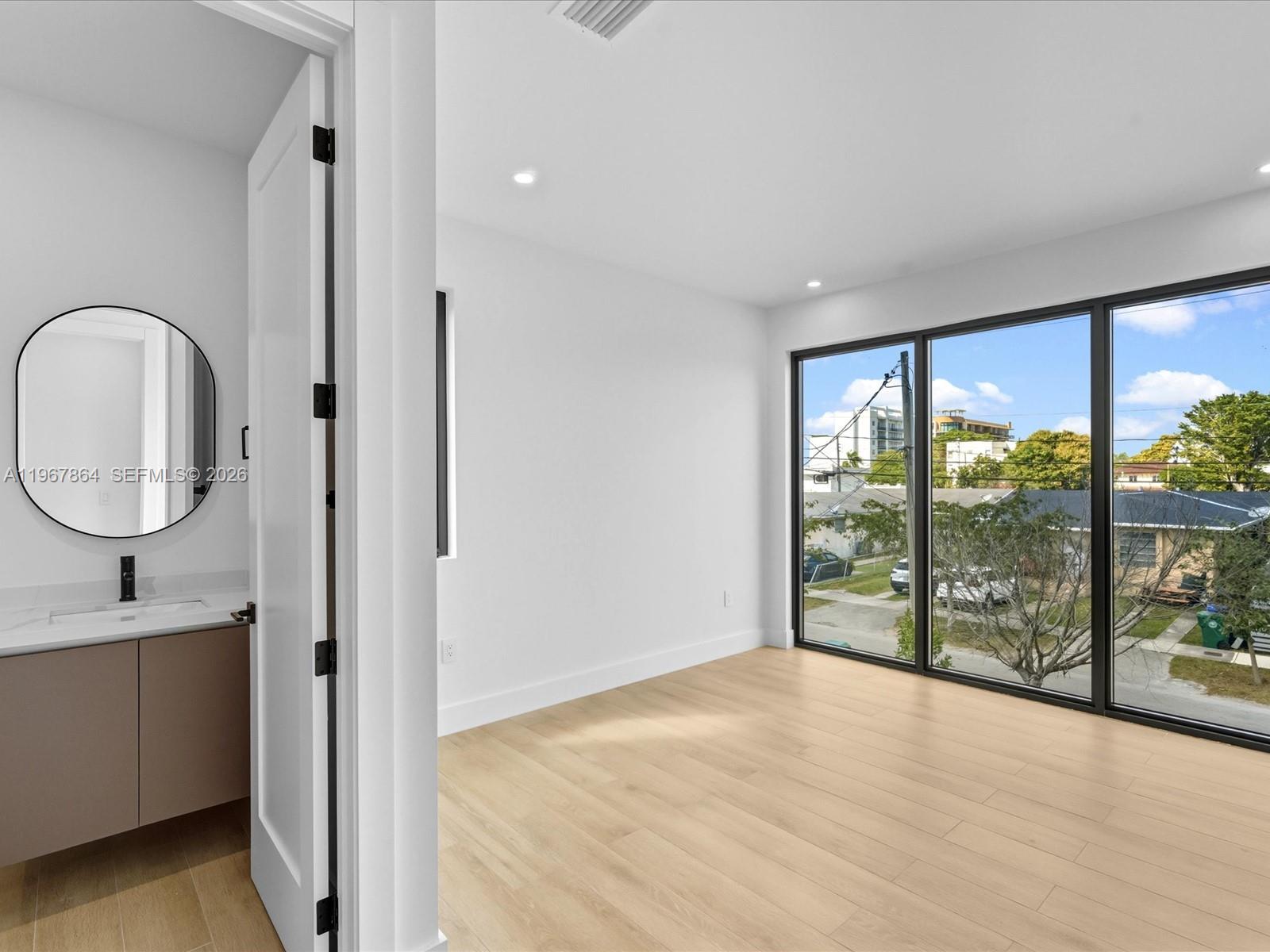 2606 SW 19th St Miami, FL 33145