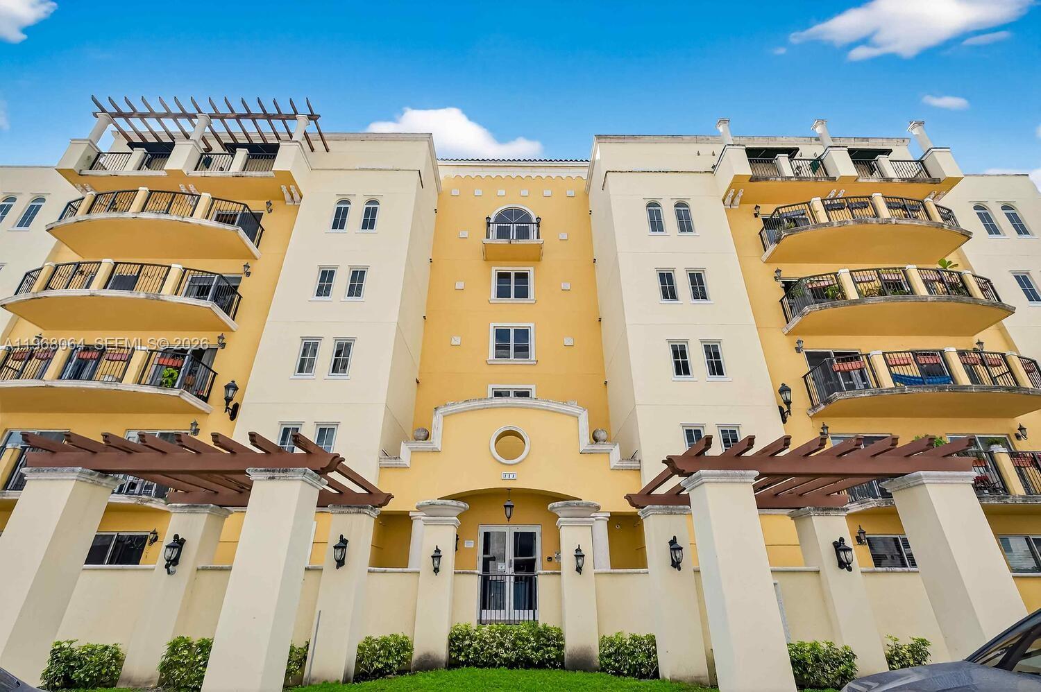 322 Madeira Ave #304 Coral Gables, FL 33134